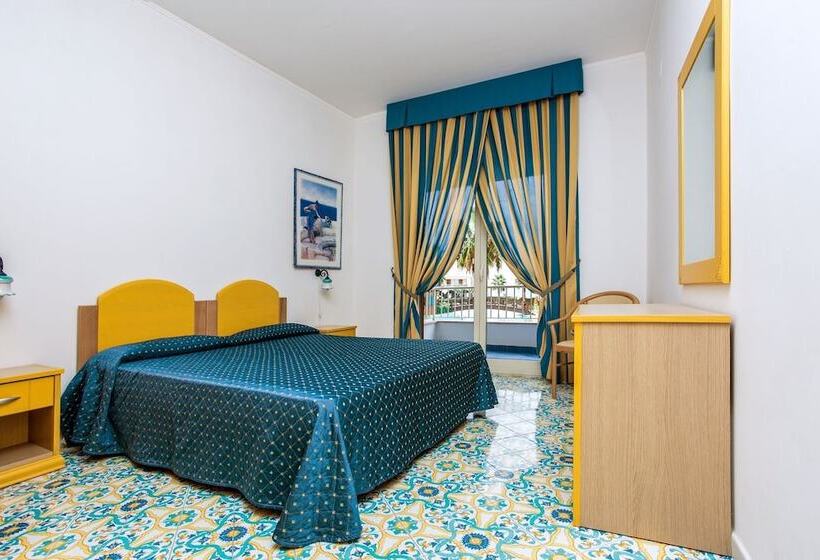 آپارتمان 3 خوابه, Club Residence La Castellana Mare