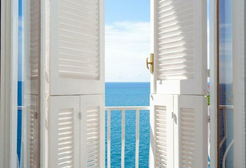 חדר סטנדרט נוף לים עם מרפסת, Donna Giulia