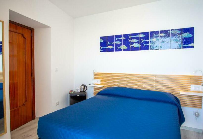 חדר סטנדרט נוף לים עם מרפסת, Donna Giulia