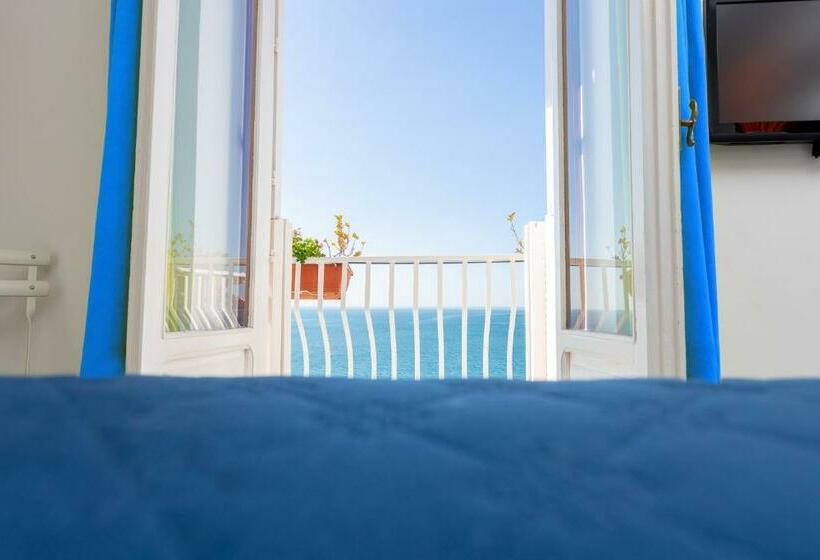 חדר סטנדרט נוף לים עם מרפסת, Donna Giulia