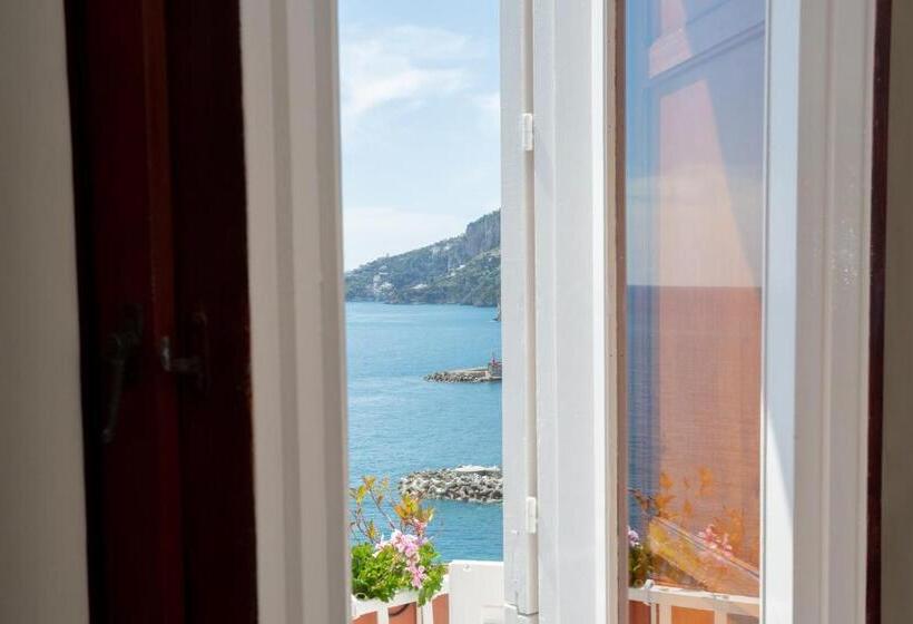 חדר סטנדרט נוף לים עם מרפסת, Donna Giulia