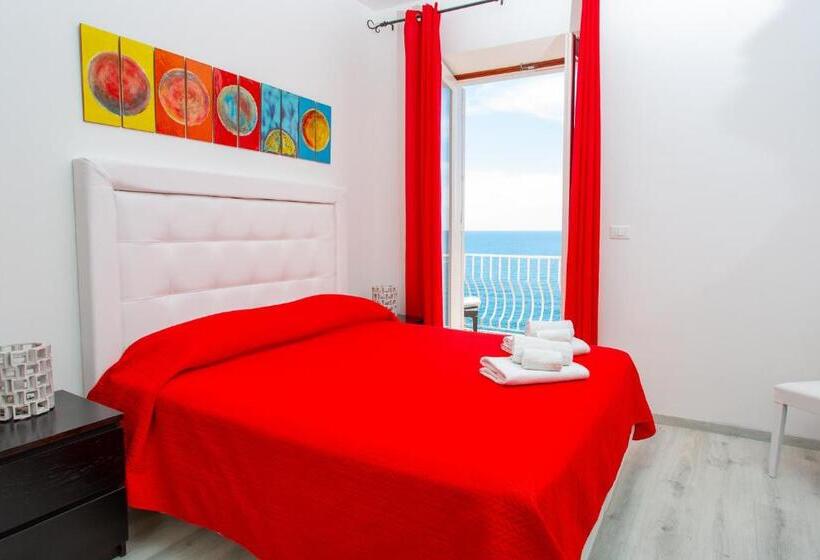 Prestige Room Sea View, Donna Giulia