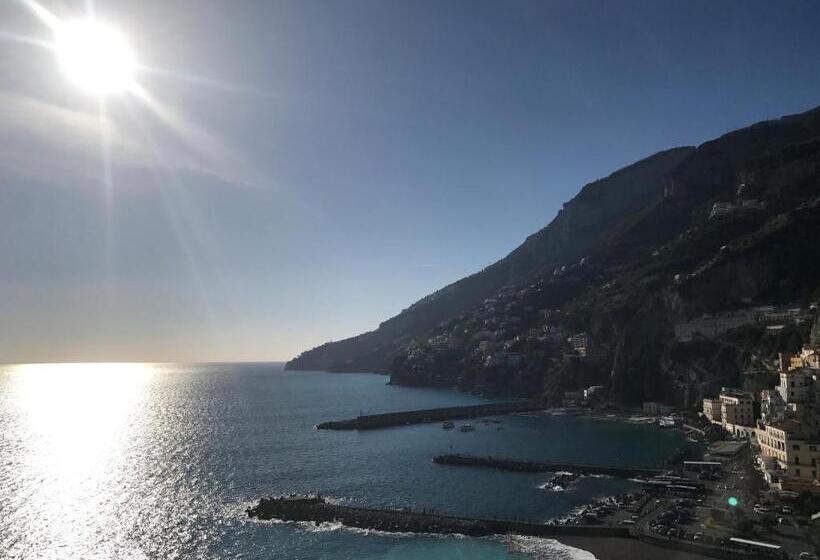 דירת חדר עם טרסה, Donna Giulia