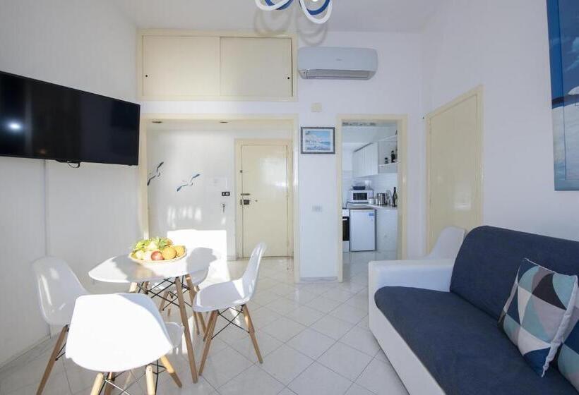 דירת חדר עם טרסה, Donna Giulia