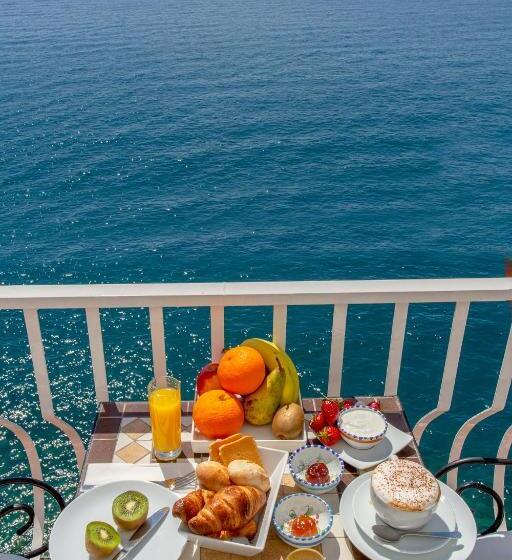 Prestige Room Sea View, Donna Giulia