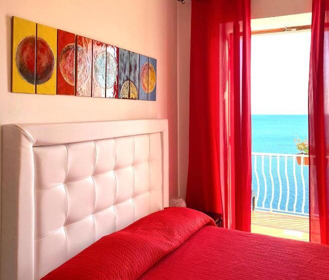Prestige Room Sea View, Donna Giulia