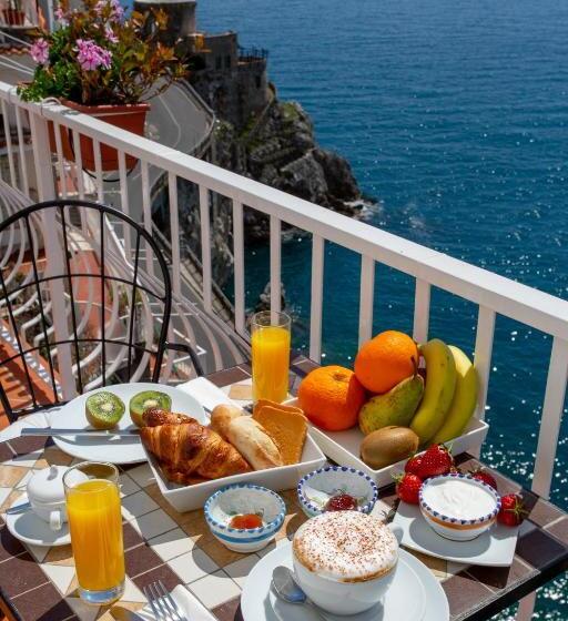 Prestige Room Sea View, Donna Giulia