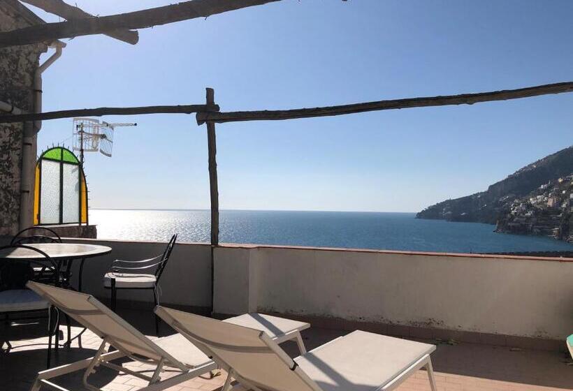 דירת חדר עם טרסה, Donna Giulia