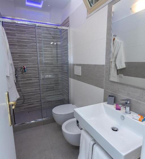 דירת חדר עם טרסה, Donna Giulia