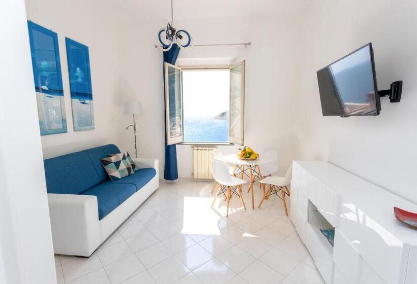 דירת חדר עם טרסה, Donna Giulia