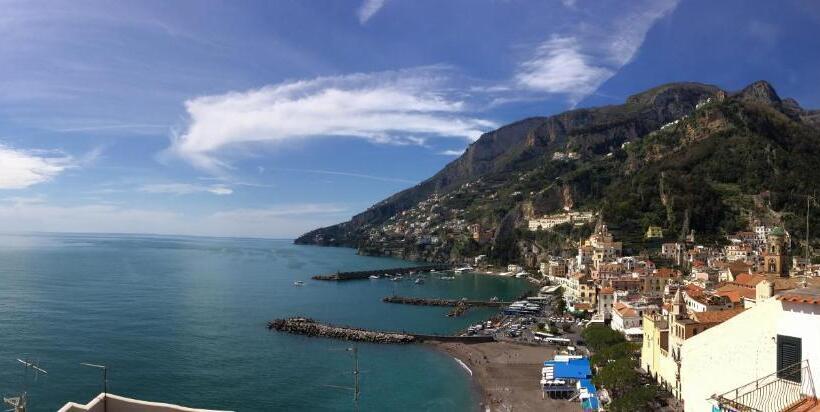 דירת חדר עם טרסה, Donna Giulia