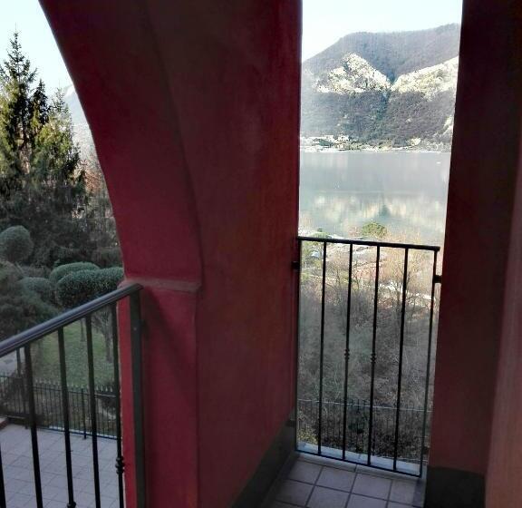 חדר סטנדרט לשלושה, Empire Resort