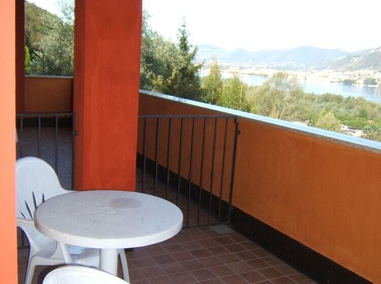 חדר סטנדרט נוף לאגם, Empire Resort