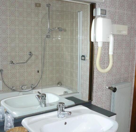 标准三人间, Confidence Hotel Europa