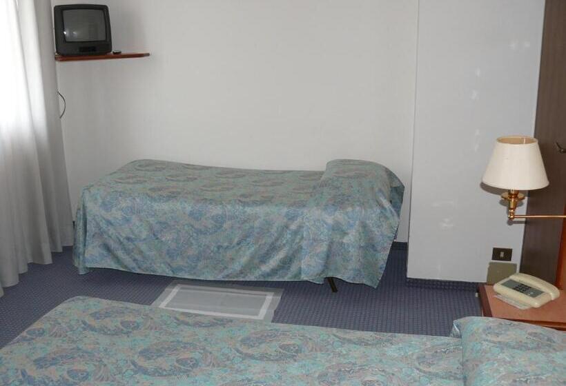 标准三人间, Confidence Hotel Europa