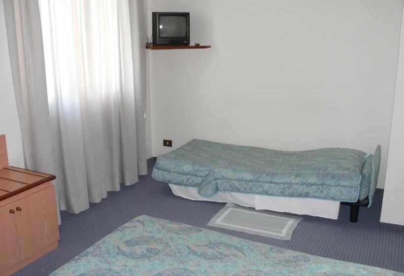 标准三人间, Confidence Hotel Europa