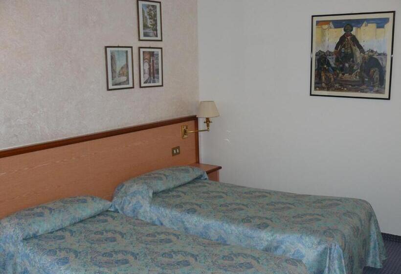 标准三人间, Confidence Hotel Europa