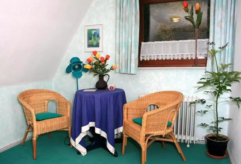バス共有のスタンダードルーム, Frauenpension Arleta Women Only