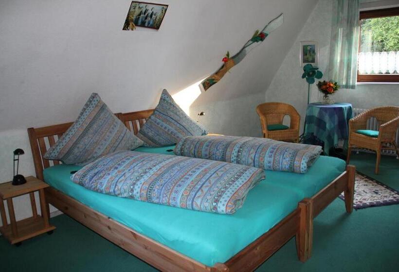 חדר סטנדרט חדר אמבטיה משותף, Frauenpension Arleta   Women Only