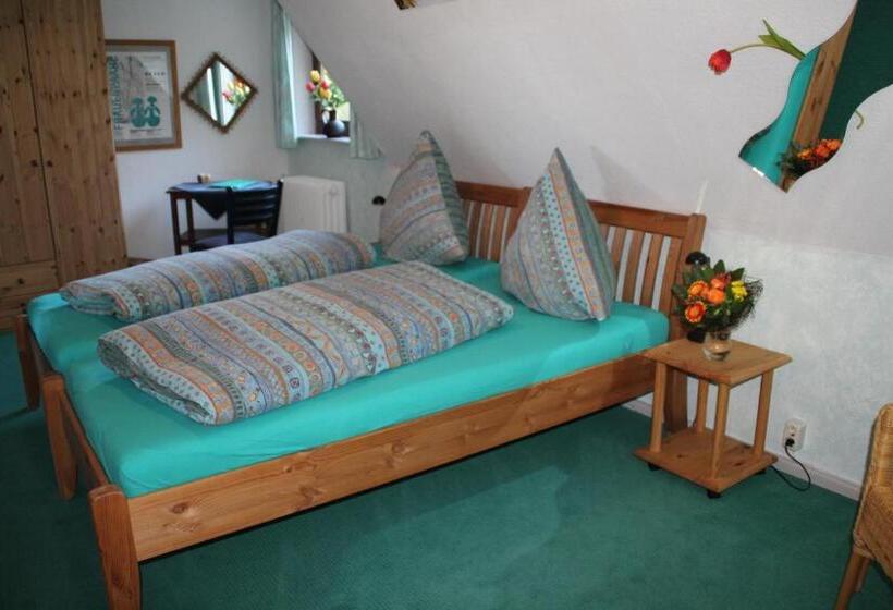 חדר סטנדרט חדר אמבטיה משותף, Frauenpension Arleta   Women Only