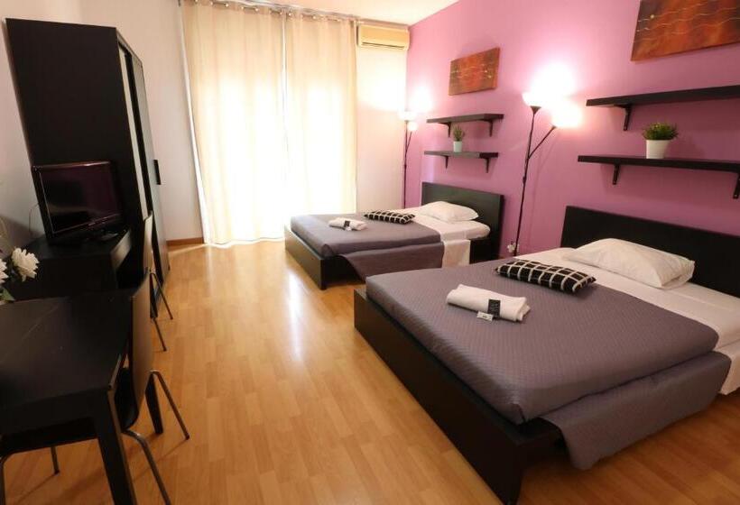 اتاق استاندارد سه تخته با سرویس بهداشتی مشترک, Guest House Pirelli Milano