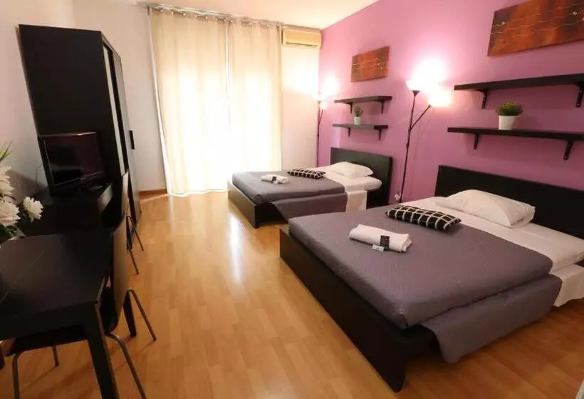 اتاق استاندارد چهارنفره با سرویس بهداشتی مشترک, Guest House Pirelli Milano