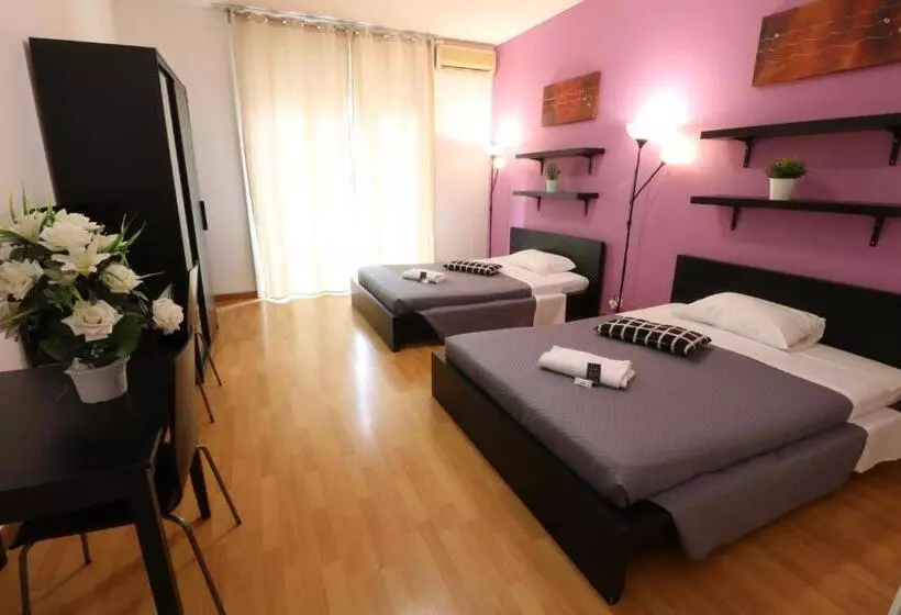 اتاق استاندارد چهارنفره با سرویس بهداشتی مشترک, Guest House Pirelli Milano