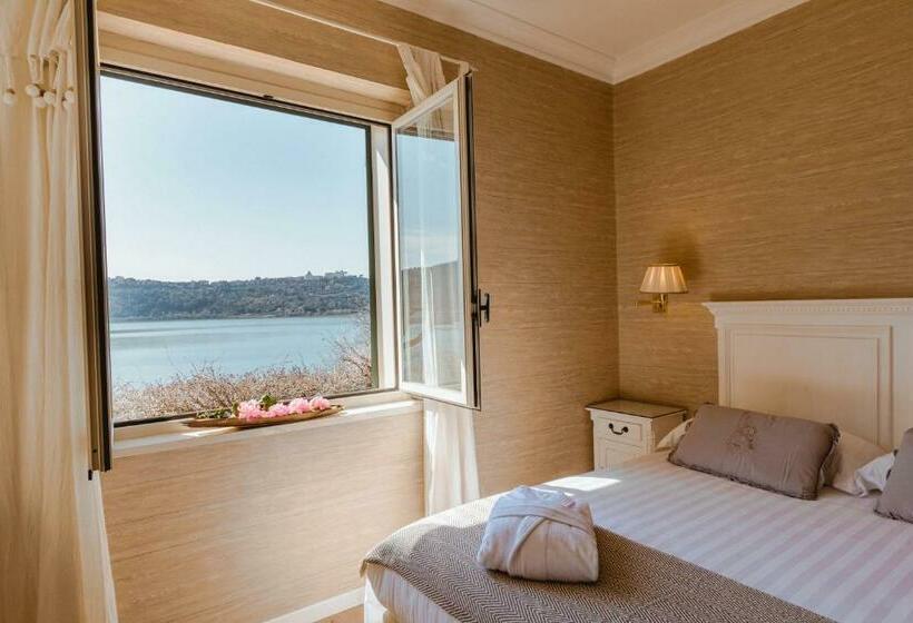 غرفة قياسية مطلّة علي البحيرة, La Culla Del Lago