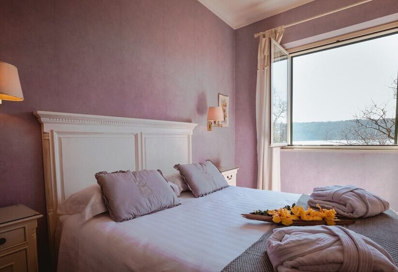 غرفة قياسية مطلّة علي البحيرة, La Culla Del Lago