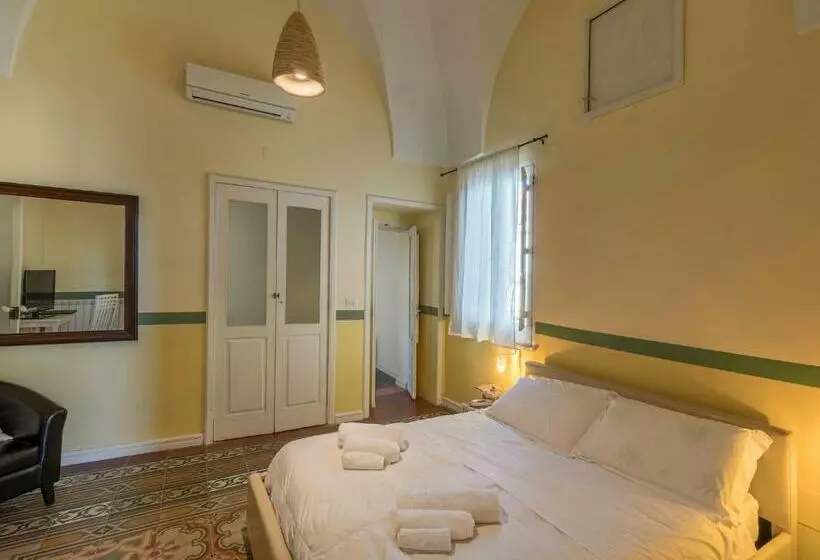 スタンダードトリプルルーム, La Naca Della Taranta B&b