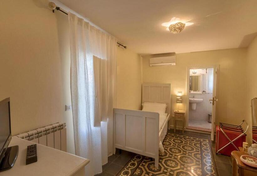 חדר סטנדרט לשלושה, La Naca Della Taranta B&b