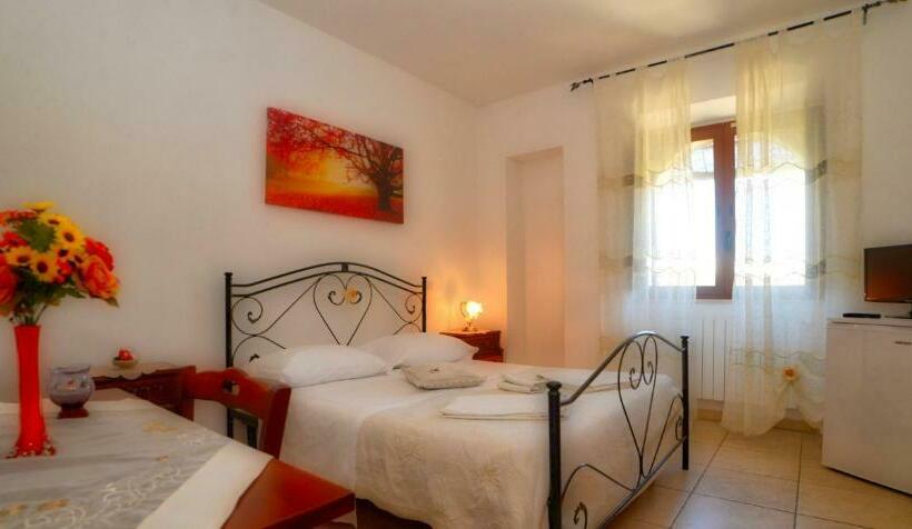 اتاق استاندارد, La Piana Degli Ulivi