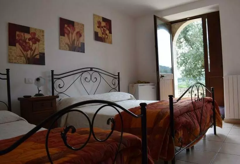 اتاق استاندارد سه نفره, La Piana Degli Ulivi