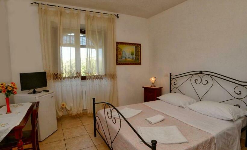 اتاق استاندارد, La Piana Degli Ulivi