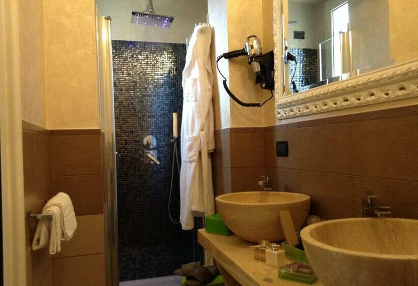 スーペリアールーム, Luna