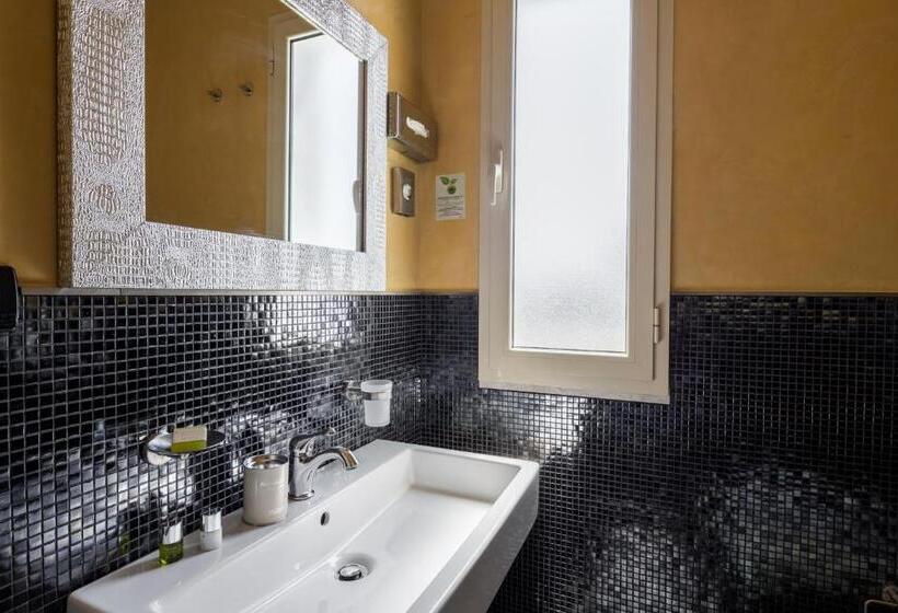 トリプルクラシックルーム, Luna