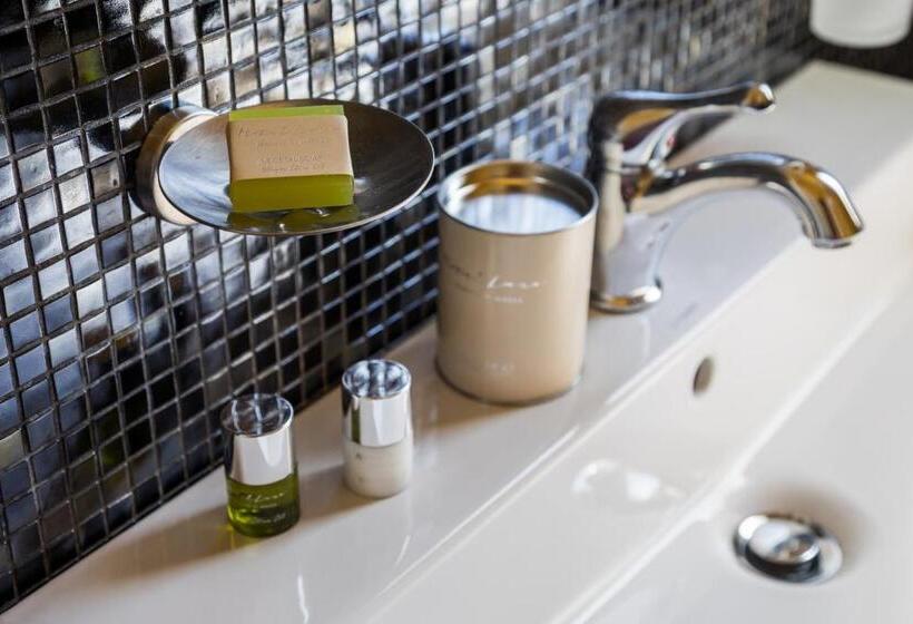 トリプルクラシックルーム, Luna