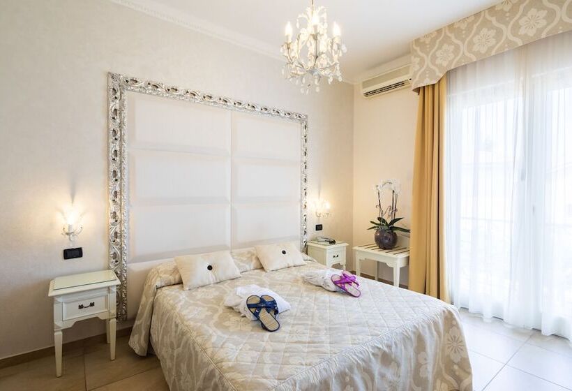 スーペリアールーム, Luna