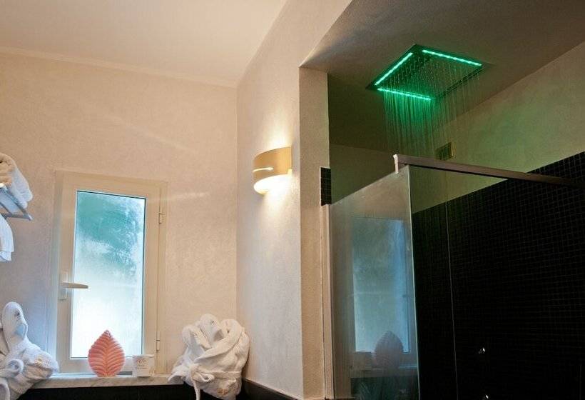 スーペリアールーム, Luna