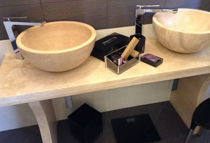 スーペリアールーム, Luna