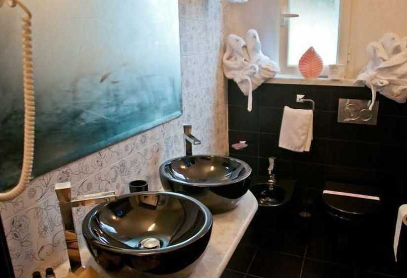 スーペリアールーム, Luna