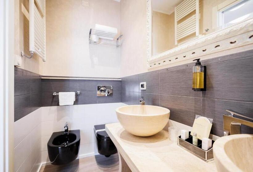 スーペリアールーム, Luna