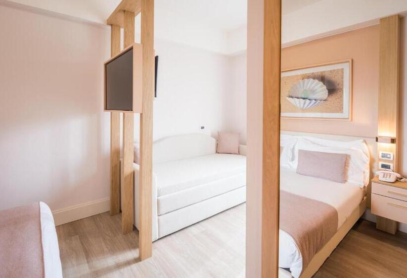 トリプルクラシックルーム, Luna