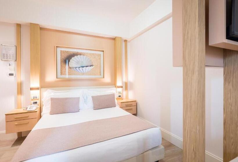 トリプルクラシックルーム, Luna