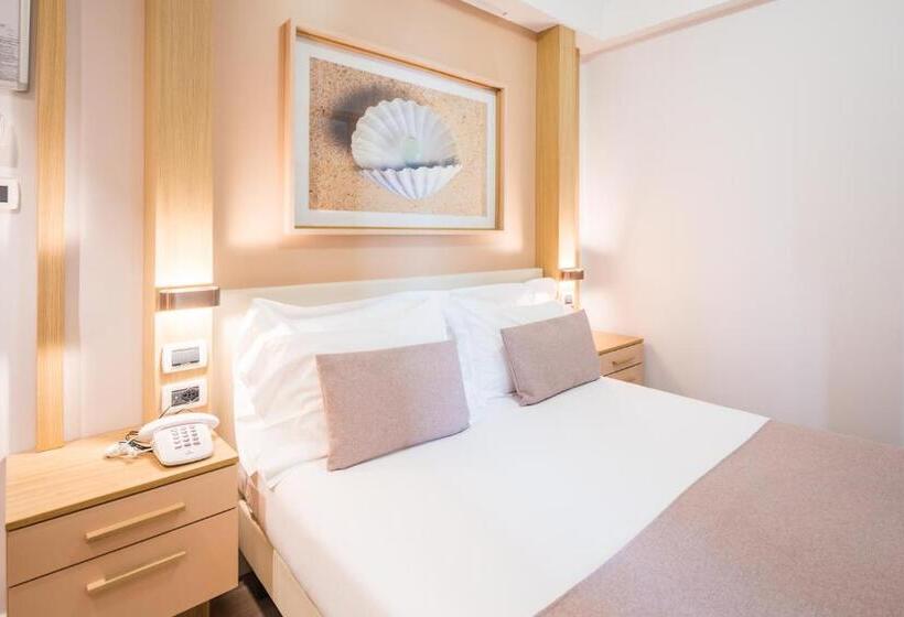 トリプルクラシックルーム, Luna