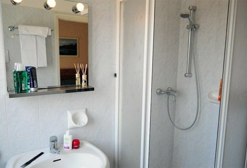 חדר סופריור, Marina