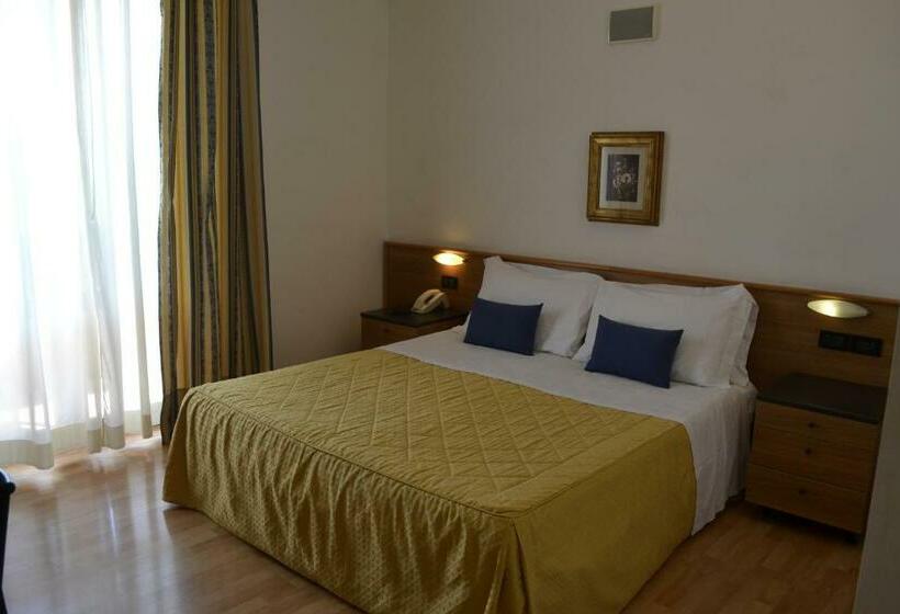 Номер Стандарт с Балконом, Mary Rose