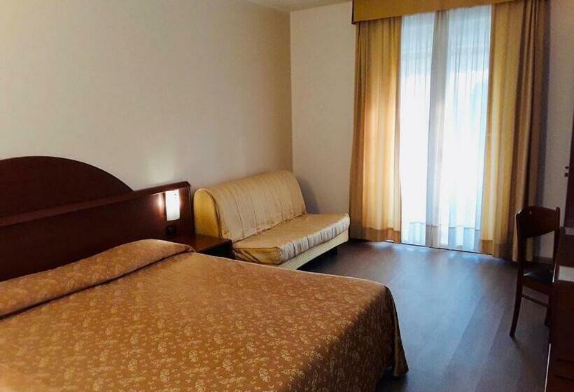 Семейный Номер, Mary Rose