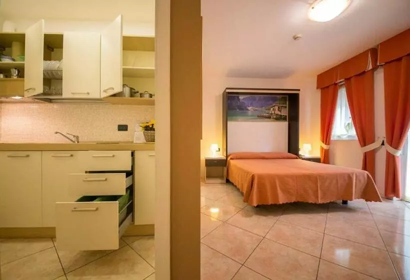 Standard-studio Parveke, Residence Hotel Miralago