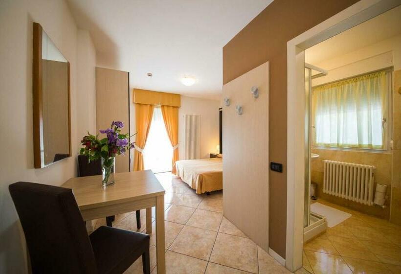 חדר סטנדרט עם מרפסת, Residence Hotel Miralago